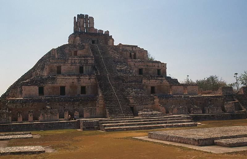 121_De grote pyramide van Edzna.jpg